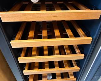 Wine Enthusiast 18-Bottle Wine Cooler