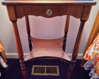 Federal Style Mahogany Side Table