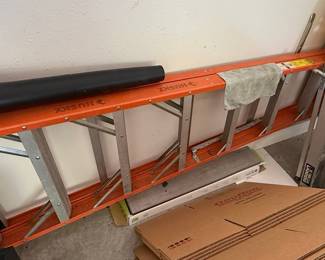 Husky 10-Foot Fiberglass Stepladder