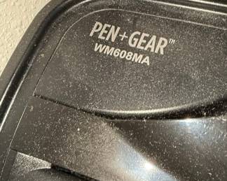 Pen + Gear WM608MA Strip-Cut Paper Shredder