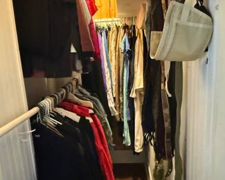 Upstairs Bedroom 1-women’s clothing Md/Lg 90’s-current
