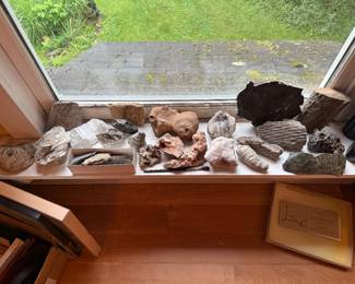 Upstairs Kitchen- fossil rocks