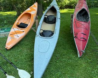 Garage-kayaks