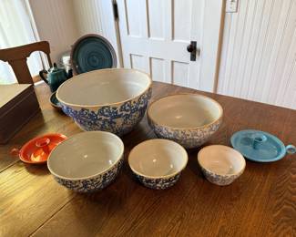 Kitchen-Sponge-ware bowls, enamel candleholders