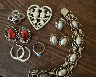 Parlor Case Table- Sterling Jewelry
