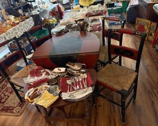 E Nicely painted Gateleg Dropleaf Table 4 Chairs w Rush Seats, sm. dropleaf silverplate