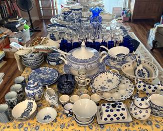 E blue dinnerware
