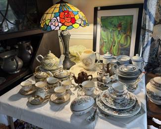 E Newer Stained Glass Lamp, Tea Set, China Dinnerware