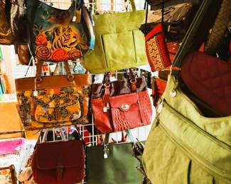 E purses vinage train case