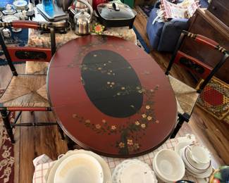 E Pinted Gateleg Table