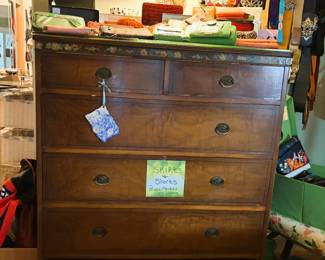 E chest of drawers