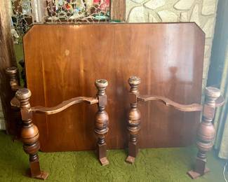 Dining room table