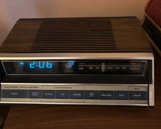 1980's GE Alarm Clock Radio