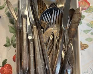 Nobility Plate Silverware Reverie Crown silver 65 Piece Set
