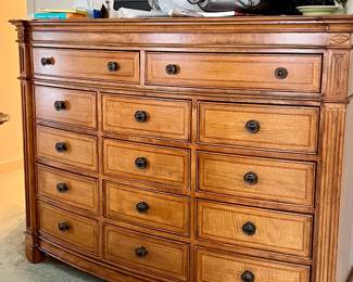 Bedroon set - Queen bed, 2 night stands and dresser