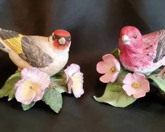 Lenox Fine Porcelain Bird Figurine Set  European Goldfinch  Purple Finch