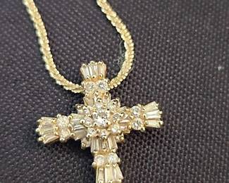 14K Gold 7g Cross Pendant on Box Chain Necklace