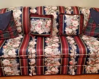 Floral PullOut Sofa, Accent Table  VintageStyle Lamp Set