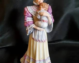 Lenox Cherished Moment Fine Porcelain Mother and Child Figurine