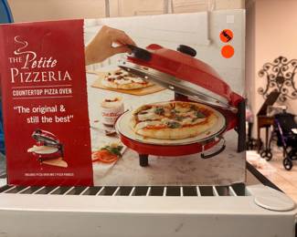 The Petite Pizzeria