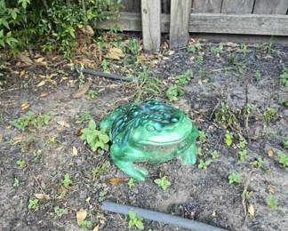 Outdoor Frog Garden Decor