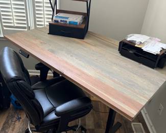 Sit Stand desk like new Desk Chair