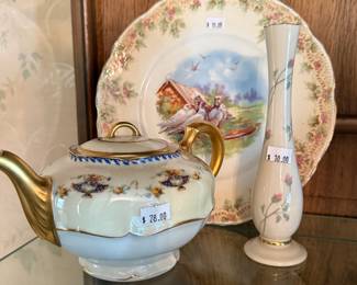 Vtg Teapot