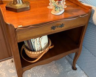 Vtg Wooden Side Table 