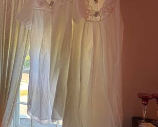 Vtg Women's Clothing 