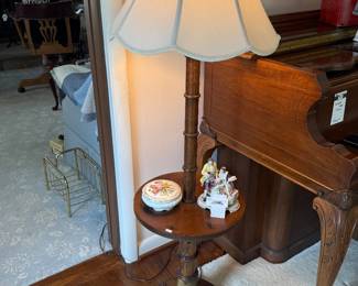 Vtg Wooden Lamp Table