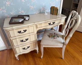 White Desk 