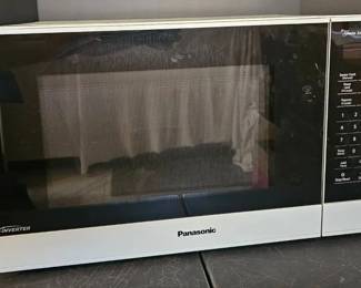 Panasonic Microwave Oven Model NNSN67KS