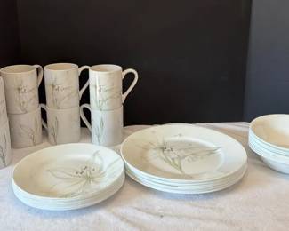 Eight Piece Set Of Corelle White Flower Dinnerware