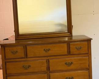 Solid Wood Dresser With Six Drawers Mirror