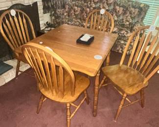 OAK DROP-LEAF TABLE & 4 OAK CHAIRS