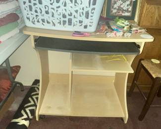 SMALL COMPUTER STATION