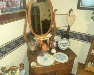 ANTIQUE OAK WASH STAND