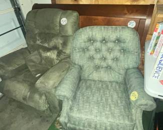 LADIES CHAIR & LA Z BOY RECLINER