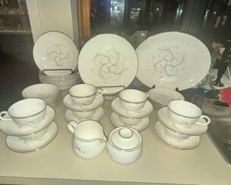 VINTAGE HOMER LAUGHLIN "RHYTHM CAPRI" BREAKFAST SET