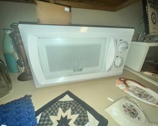 SMALL MICROWAVE