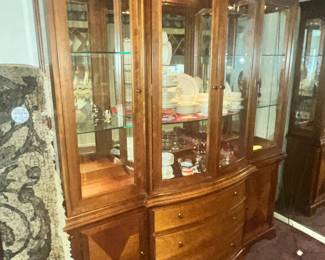 BOW-FRONT THOMASVILLE CHINA CABINET