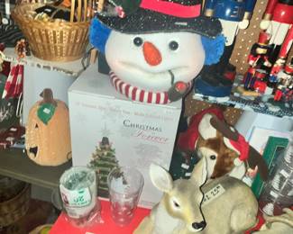 SOME GREAT DECORATIONS IN THIS ONE!