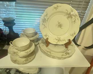 HAVILAND "ROSALINDE" CHINA