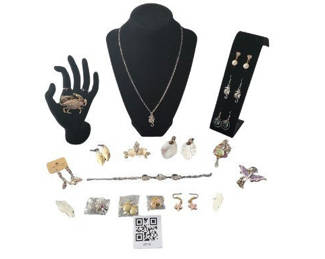 Lot 10: Sea-themed jewelry collection