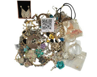 Lot 24: Mixed Costume Jewelry Lot