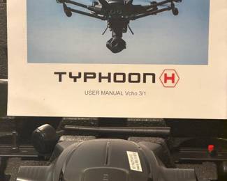 Yuneec Typhoon Q500 4K Camera Drone Complete Set