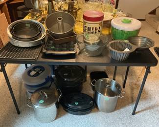 Variety of kitchen items