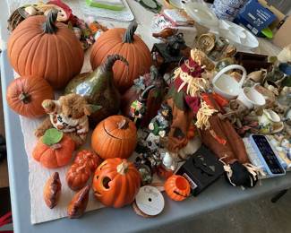 Nice collection of fall items, plus hanging items
