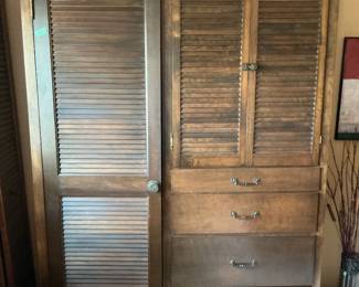Beautiful handmade cabinet. Lots of storage….presale $250