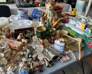 Lots of Easter items, older bunny chocolate molds